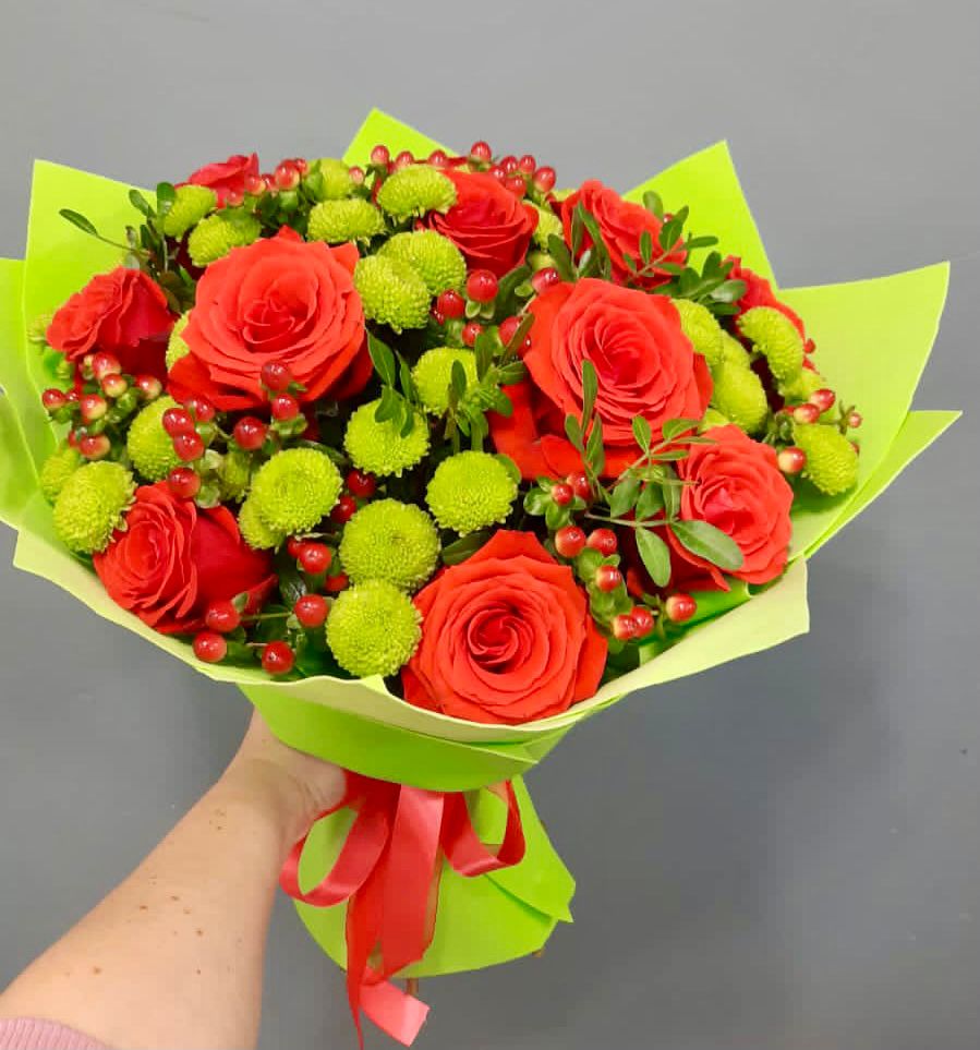 Букет цветов из: Хризантемы и Розы в Летний отдых