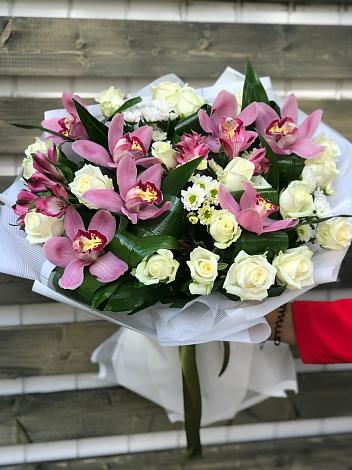 Букет цветов из: Розы и Хризантемы в Летний отдых