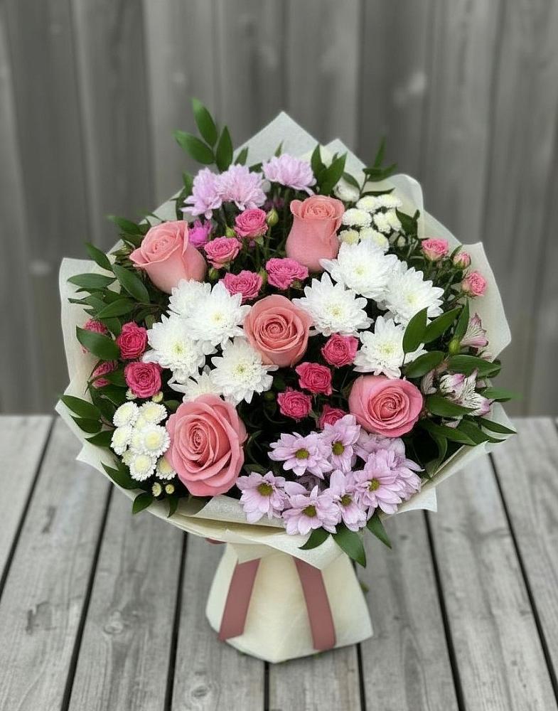 Букет цветов из: Альстромерии, Гвоздики, Розы и Хризантемы в Летний отдых