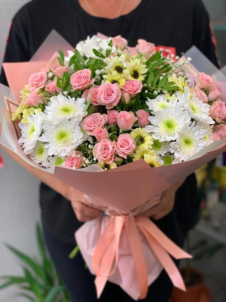 Букет цветов из: Розы и Хризантемы в Летний отдых