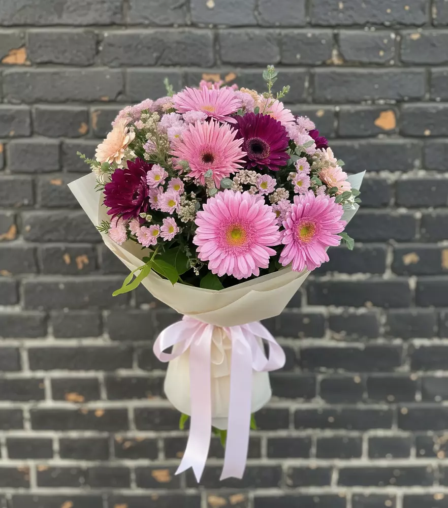 Букет цветов из: Герберы и Хризантемы в Летний отдых