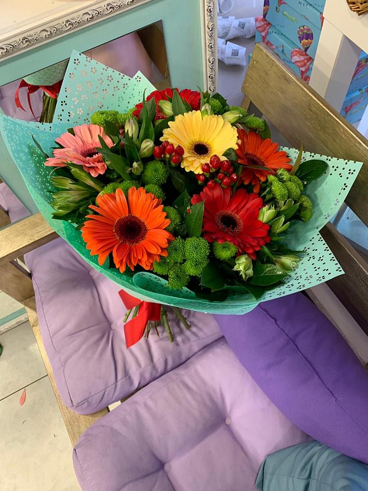 Букет цветов из: Герберы, Хризантемы и Альстромерии в Летний отдых