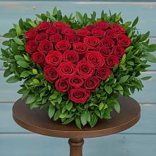 Цветочная композиция из Розы в виде сердца в Летний отдых