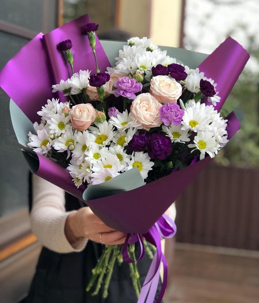 Букет цветов из: Хризантемы, Гвоздики и Розы в Летний отдых