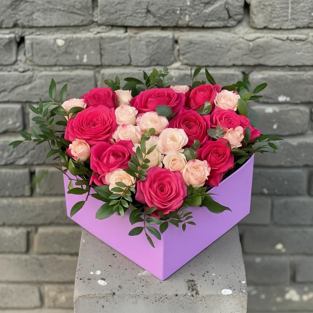 Цветочная композиция из Розы в коробке в Летний отдых