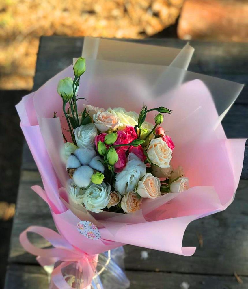 Букет цветов из: Розы и Лизиантусы в Летний отдых