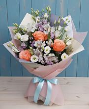 Букет цветов из:  Лизиантусы, Розы, Альстромерии и Гипсофила в Летний отдых