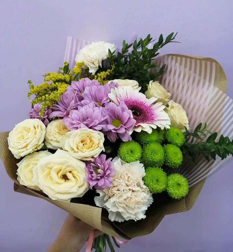 Букет цветов из: Хризантемы, Розы, Гвоздики и Герберы в Летний отдых