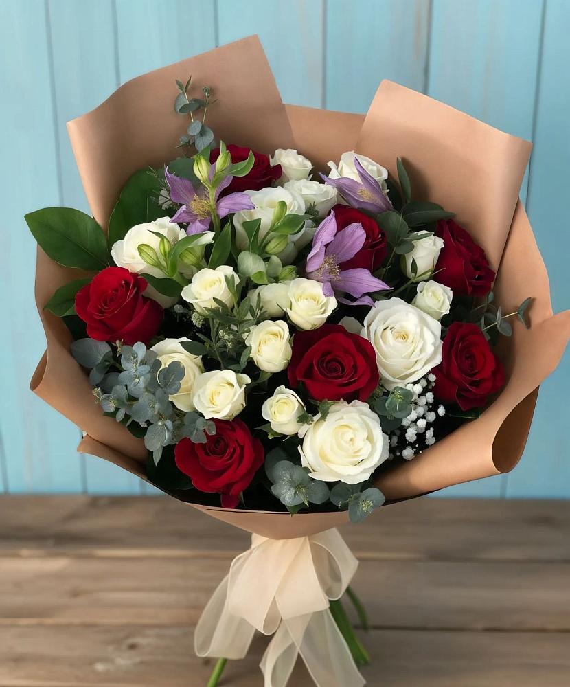 Букет цветов из: Розы и Альстромерии в Летний отдых