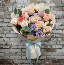 Букет цветов из:  Розы, Лизиантусы и Гвоздики #REPLACE_PRED# Летний отдых