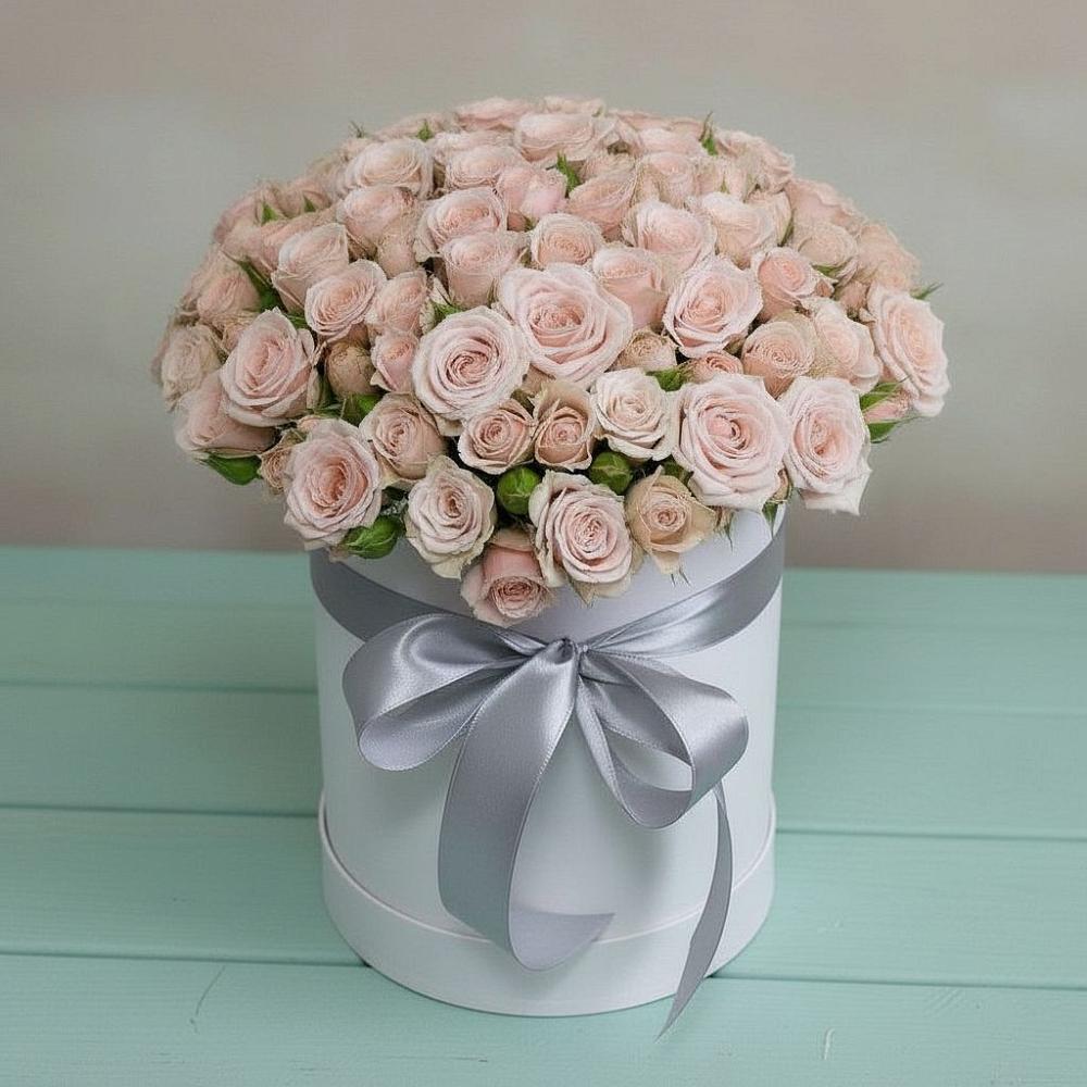 Цветочная композиция из Розы в шляпной коробке в Летний отдых